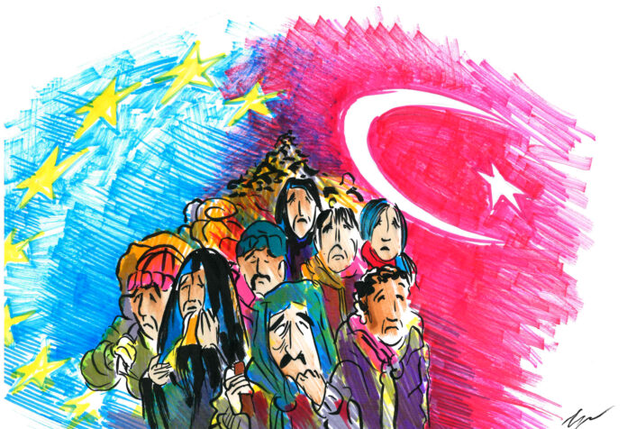 Una fila di profughi siriani, uomini e donne, vestiti in vario modo si ferma a con aria sconsolata. I volti diventano meno definiti man mano che la fila si assottiglia e ai due lati di essa si vedono la bandiera dell'Unione Europea (sinistra) e della Turchia (destra)