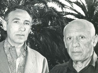 Photo black and white, portraits of André Verdet and Pablo Picasso, in the backgroun many palm trees.