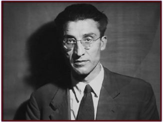 Fotografia in bianco e nero di Cesare Pavese, mezzobusto in giacca e cravatta su sfondo scuro