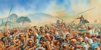 l'immagine a colori mostra tanti soldati impegnati in battaglia con le lance