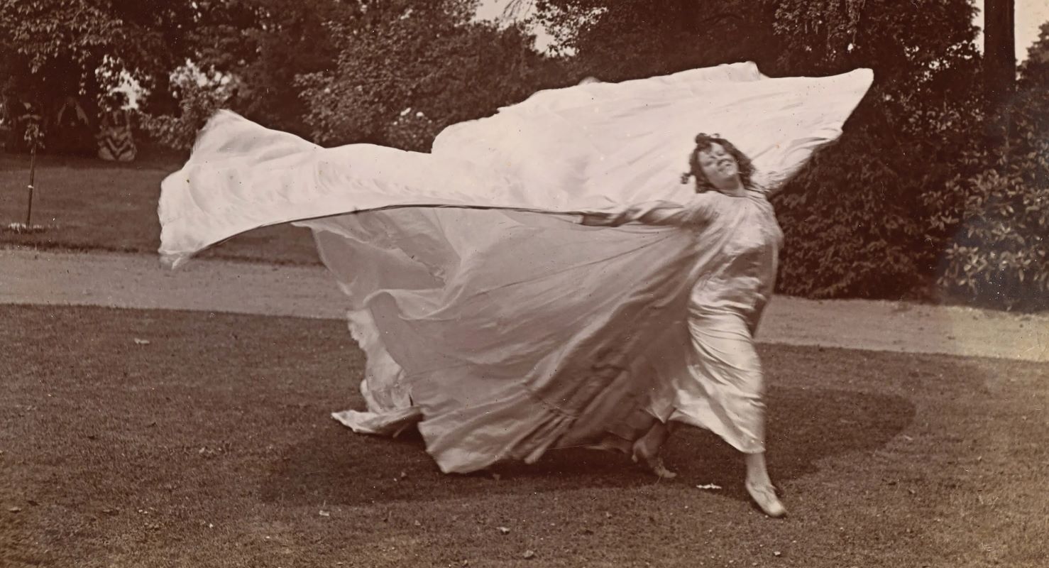 Loie Fuller La danza dei nuovi soli del terzo millennio