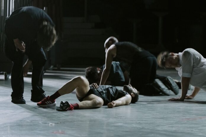 Biennale de Lyon, la danza in fabbrica